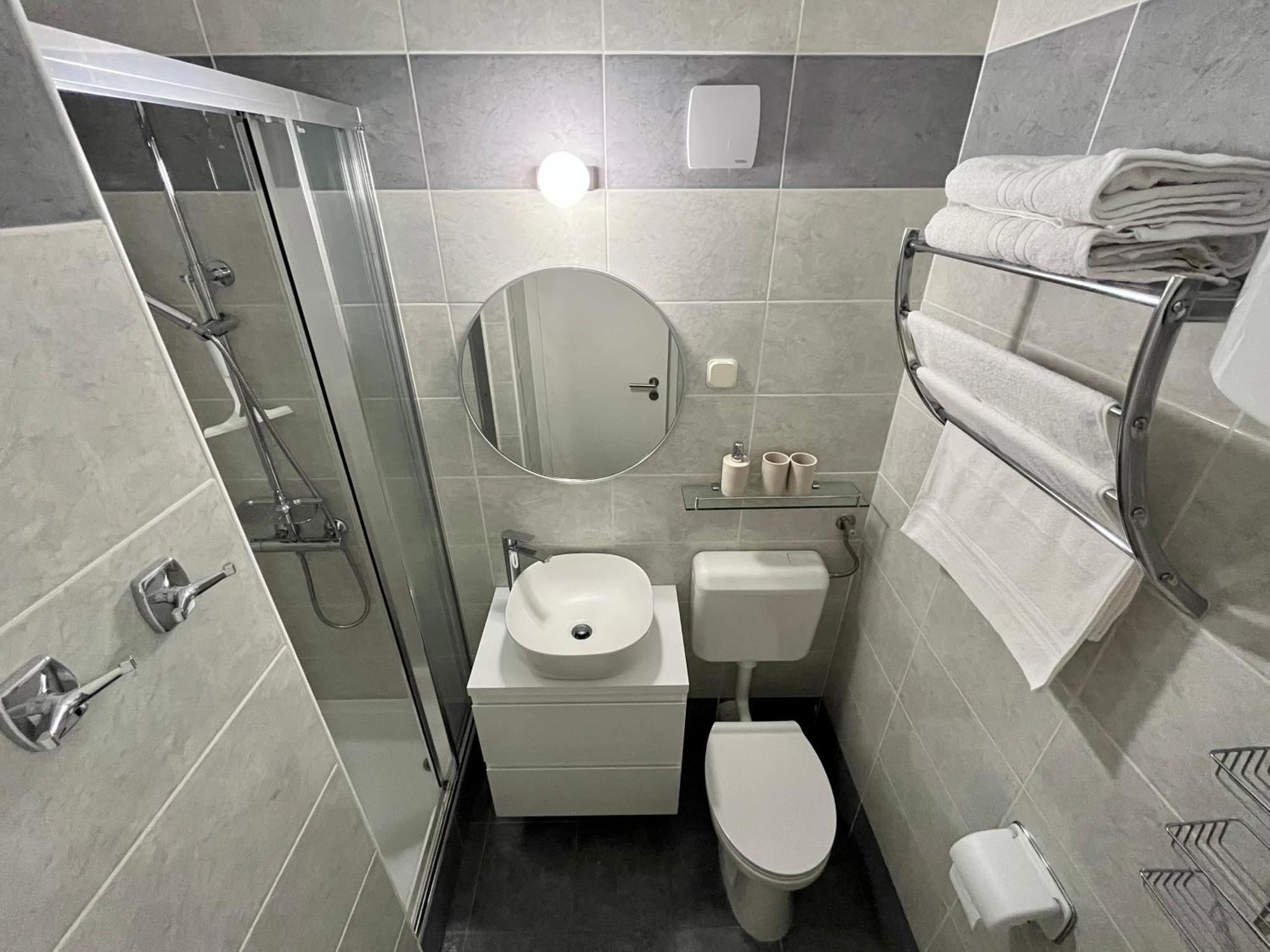 Apartment Ena - Lavica Podstrana Exterior photo